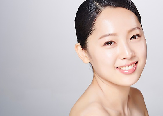 포토 JPG 스튜디오촬영 응시 여자 얼굴 모션 회색배경 실내 한명 미소 사람 근접촬영 상반신 20대 성인 옆모습 신체부위 뷰티 한국인 의료성형뷰티 성인여자한명만 국내포토 1 시선 뷰포인트 백그라운드 표정 동양인 청년 내부 회색 여자한명만 성인여자만 파일형식