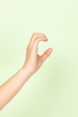 포토 JPG 스튜디오촬영 알파벳 커뮤니케이션 실내 누끼 사람 손짓 신체부위 30대 복지 C 소통 의사소통 지문자 청각장애인 초록배경 국내포토 영어 백그라운드 컨셉 모션 내부 초록색 장년 장애인 사회이슈 수화 파일형식