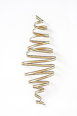 포토 JPG 스튜디오촬영 리본 실내 사람없음 하이앵글 금색 끈 오브젝트 흰배경 플랫레이 국내포토 뷰포인트 컬러 백그라운드 내부 흰색 플랫 파일형식