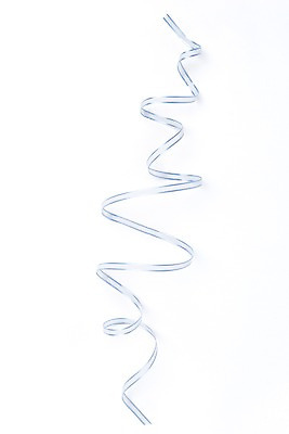 포토 JPG 스튜디오촬영 리본 백그라운드 실내 사람없음 파란색 하이앵글 흰색 끈 오브젝트 흰배경 플랫레이 오간디리본 국내포토 뷰포인트 컬러 내부 플랫 파일형식