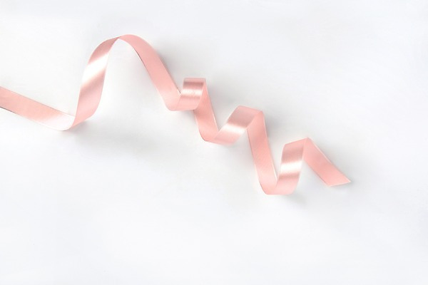 포토 JPG 스튜디오촬영 리본 분홍색 실내 사람없음 하이앵글 끈 오브젝트 흰배경 플랫레이 국내포토 뷰포인트 컬러 백그라운드 내부 흰색 플랫 파일형식