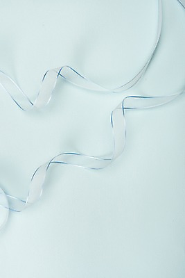 포토 JPG 스튜디오촬영 리본 하늘색 실내 사람없음 하이앵글 끈 오브젝트 파란배경 플랫레이 오간디리본 국내포토 뷰포인트 백그라운드 내부 파란색 플랫 파일형식