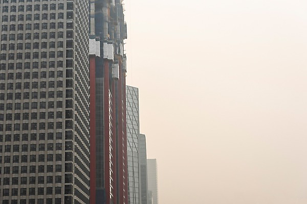 포토 JPG 주간 겨울 하늘 날씨 서울 한국 빌딩 공해 사람없음 야외 도시풍경 환경 환경오염 오염 사회이슈 대기오염 흐림 뿌연 여의도 황사 미세먼지 국내포토 자연요소 계절 아시아 컨셉 풍경 건물 도시 먼지 파일형식
