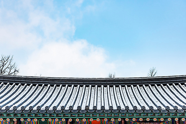 포토 JPG 주간 구름 한국전통 고건축 겨울 한국건축 하늘 서울 기와 사람없음 야외 궁전 문화재 덕수궁 겨울풍경 국내포토 자연요소 전통 건축물 계절 건축 한국 풍경 파일형식