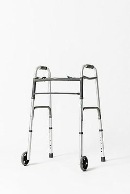 포토 JPG 스튜디오촬영 실내 누끼 사람없음 한개 의료용품 오브젝트 흰배경 장애 보조기구 보행기 국내포토 1 백그라운드 의료기기 내부 흰색 기구 파일형식