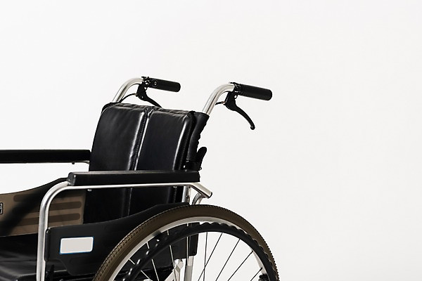 포토 JPG 스튜디오촬영 실내 누끼 근접촬영 사람없음 한개 의료용품 오브젝트 휠체어 흰배경 장애 보조기구 국내포토 1 뷰포인트 백그라운드 의료기기 내부 흰색 기구 파일형식