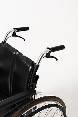 포토 JPG 스튜디오촬영 실내 누끼 근접촬영 사람없음 한개 의료용품 오브젝트 휠체어 흰배경 장애 보조기구 국내포토 1 뷰포인트 백그라운드 의료기기 내부 흰색 기구 파일형식