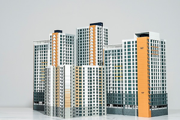 포토 JPG 스튜디오촬영 건축 회색배경 부동산 아파트 주택 실내 누끼 사람없음 건물 재산 이사 투자 건축모형 개발 분양 아파트분양 국내포토 건축물 백그라운드 비즈니스 내부 금융 모형 회색 파일형식