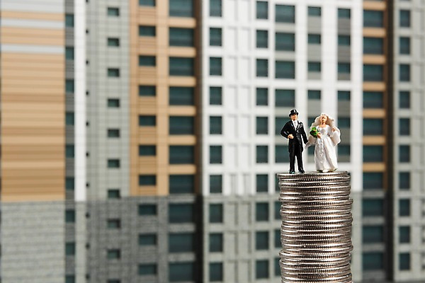 포토 JPG 스튜디오촬영 건축 결혼 신혼부부 부동산 아파트 주택 실내 사람없음 건물 아웃포커스 동전 미니어처 재산 이사 투자 건축모형 개발 분양 신랑신부 아파트분양 국내포토 건축물 부부 신부_웨딩 신랑 돈 비즈니스 촬영기법 이벤트 내부 금융 모형 신혼 파일형식