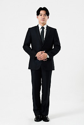포토 JPG 스튜디오촬영 전신 남자 비즈니스 실내 한명 서기 미소 누끼 사람 20대 성인 앞모습 한국인 비즈니스맨 흰배경 손모으기 정자세 성인남자한명만 국내포토 1 뷰포인트 포즈 백그라운드 모션 표정 동양인 손짓 청년 내부 흰색 직장인 남자한명만 성인남자만 파일형식