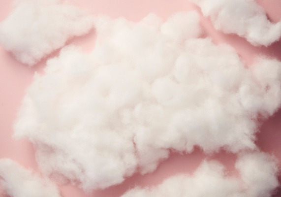 포토 JPG 스튜디오촬영 구름 행복 감정 하늘 실내 사랑 사람없음 흰색 솜 즐거움 오브젝트 분홍색배경 국내포토 자연요소 분홍색 컬러 백그라운드 내부 파일형식