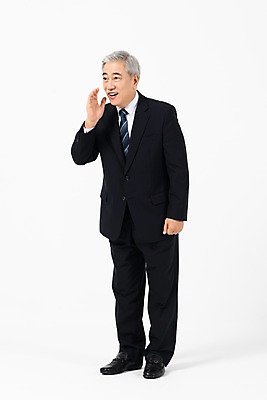 포토 JPG 스튜디오촬영 전신 응시 노년 남자 비즈니스 CEO 실내 말하기 한명 서기 미소 사람 정장 손짓 옆모습 손들기 한국인 직장인 비즈니스맨 60대 사장 흰배경 노인남자한명만 국내포토 직업 1 시선 옷 뷰포인트 백그라운드 모션 표정 동양인 성인 내부 흰색 남자한명만 노인남자만 파일형식