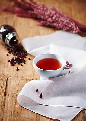 포토 JPG 스튜디오촬영 동양문화 전통 분홍색 유리병 디저트 실내 건강 사람없음 건강관리 보자기 차 전통차 찻잔 다도 오미자 오미자차 핑크뮬리 나무배경 국내포토 식물 문화 음료 음식 컬러 백그라운드 병_용기 잔 관리 내부 차_음료 예절 파일형식 천_직물