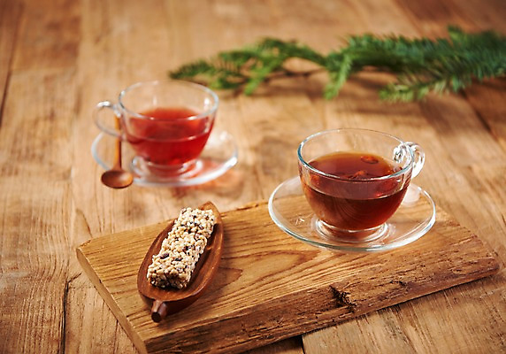 포토 JPG 스튜디오촬영 동양문화 전통 나뭇잎 디저트 실내 건강 사람없음 건강관리 숟가락 나뭇가지 차 전통차 찻잔 다도 강정 구기자 나무도마 나무접시 오미자차 나무배경 국내포토 나무 접시 열매 문화 음료 음식 백그라운드 잎 잔 도마 수저 관리 내부 목재 차_음료 과자 예절 파일형식