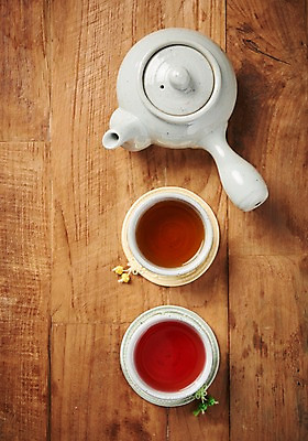 포토 JPG 스튜디오촬영 동양문화 전통 디저트 실내 건강 사람없음 하이앵글 건강관리 차 전통차 찻잔 다도 찻주전자 대추차 오미자차 플랫레이 나무배경 국내포토 문화 음료 음식 뷰포인트 백그라운드 주전자 잔 관리 내부 차_음료 예절 플랫 파일형식