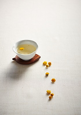 포토 JPG 스튜디오촬영 동양문화 전통 문화 디저트 건조 국화 실내 건강 누끼 사람없음 건강관리 차 전통차 찻잔 다도 국화차 국내포토 꽃 음료 음식 잔 관리 내부 차_음료 예절 파일형식