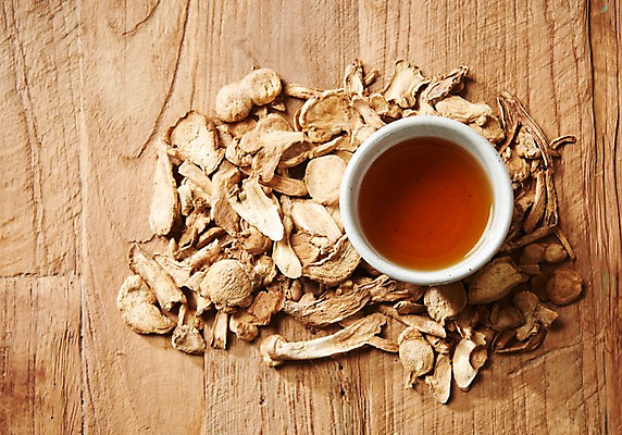 포토 JPG 스튜디오촬영 동양문화 전통 디저트 실내 건강 사람없음 하이앵글 건강관리 차 전통차 찻잔 다도 도라지 플랫레이 나무배경 도라지차 국내포토 문화 음료 음식 뷰포인트 백그라운드 잔 관리 내부 차_음료 예절 플랫 파일형식