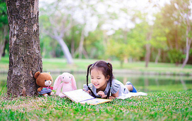 포토 JPG 해외이미지 학생 라이프스타일 공원 여학생 여자 교육 행복 어린이 인형 학교 자연 휴가 한명 사람 앉기 동양인 야외 책 초록색 장난감 독서 햇빛 뷰티 쌓기 정원 침묵 봄 저녁 작음 읽기 거짓말 해외포토 1 계절 공공시설 감정 컬러 모션 인종 생활 태양 소리 야간 크기 생태계 파일형식 이미지허브