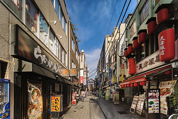포토 JPG 해외이미지 여행 비즈니스 거리 광고판 사람 사람없음 야외 파란색 걷기 상점 금속 식당 일본 도쿄 사인 아치 대문 테이크아웃 소매 서명 해외포토 아시아 컬러 모션 재질 알림판 문 판 파일형식 이미지허브
