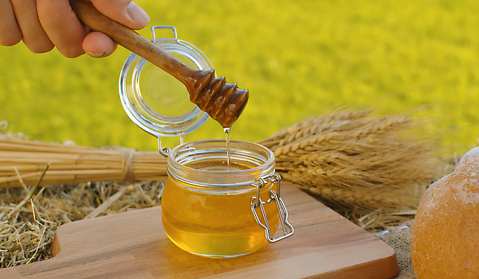 포토 JPG 해외이미지 전통 라이프스타일 손 음식 빵 자연 탁자 건조 건강 씨앗 사람없음 야외 목재 치료 여름 마을 숟가락 식사 빵집 흰색 시골 신선 황금 닫기 달콤 맛 볏짚 시리얼 밀 굽기 유기농 날것 귀 꿀 덩어리 내추럴 숙성 작살 정물화 채식주의자 핸드메이드 호밀 해외포토 나무 식물 웰빙 계절 컬러 가구 컨셉 재료 의학 모션 곡류 수저 생활 신체부위 상점 짚 구이 그림 생태계 채식 파일형식 이미지허브