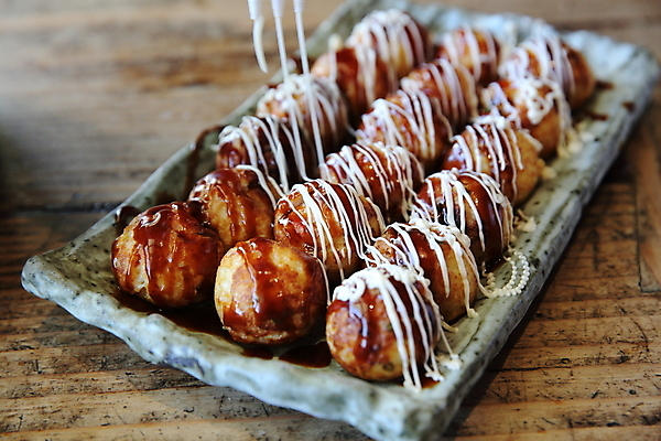 포토 JPG 해외이미지 실내 사람없음 뿌리기 마요네즈 타코야키 일본음식 나무배경 해외포토 음식 백그라운드 모션 내부 소스_음식 파일형식 이미지허브