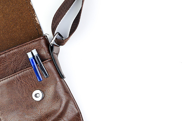 포토 JPG 해외이미지 학생 손 디자인 옷 남자 여행 백그라운드 서류가방 가방 비즈니스 손잡이 사람없음 그래픽 파란색 사무실 갈색 유행 카메라 검은색 핸드백 흰색 도시 지갑 던지기 컨테이너 가죽 오브젝트 어깨 싱글 그림 복고 수납 직사각형 고립 스트랩 스타일 해외포토 도형 잡화 산업 컬러 모션 사람 신체부위 전자제품 파일형식 이미지허브