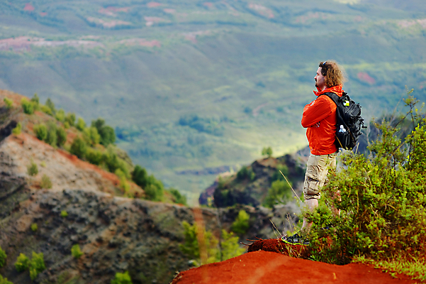 포토 JPG 해외이미지 공원 섬 여행 배낭 자연 휴가 산 따뜻함 파노라마 한명 서기 성인 야외 빨간색 초록색 평화 골짜기 계곡 흙 트래킹 하이킹 자유 정상 숲 하와이 먼지 내추럴 생태학 이국적 절정 하이커 해외포토 1 공공시설 교육 컬러 컨셉 가방 모션 레저 촬영기법 사람 미국 생태계 파일형식 이미지허브