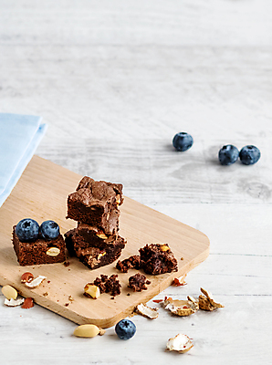 포토 JPG 해외이미지 커피 음식 조각 백그라운드 크리스마스 과일 부분 휴가 디저트 사탕 사람없음 갈색 케이크 초콜릿 어둠 빵집 우유 견과류 가을 흰색 시골 축하 신선 바 달콤 맛 아침식사 날것 정사각형 부드러움 아몬드 코코아 내추럴 브라우니 페스츄리 핸드메이드 스펀지케이크 해외포토 도형 계절 기념일 음료 빵 컬러 컨셉 유제품 상점 식사 감각 파일형식 이미지허브