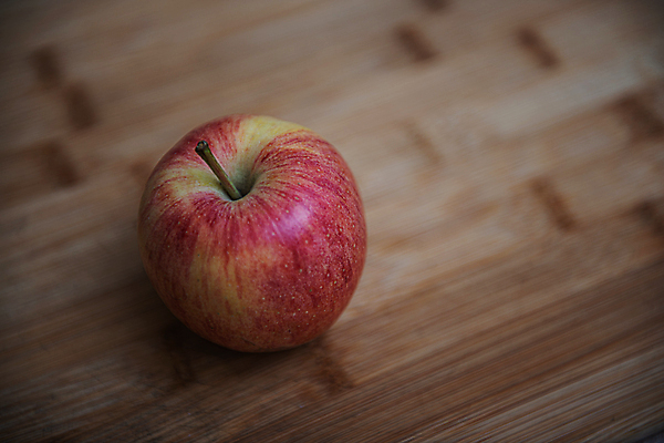 포토 JPG 해외이미지 음식 백그라운드 잎 농업 다이어트 채소 과일 자연 탁자 건강 사람없음 목재 빨간색 초록색 상자 농장 우주 침묵 봄 수확 흰색 시골 신선 달콤 사과 정상 설탕 자르기 먹기 상쾌 유기농 날것 내추럴 고립 숙성 채식주의자 해외포토 나무 식물 웰빙 계절 감정 산업 컬러 가구 재료 모션 소리 맛 생태계 채식 파일형식 이미지허브