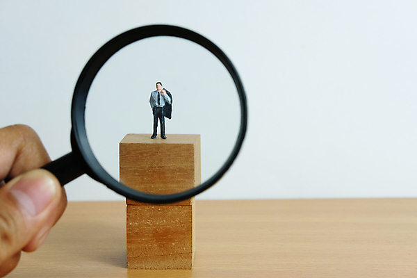 포토 JPG 해외이미지 직업 손 컨셉 회사 비즈니스 통신 성공 노동자 사람 사람없음 목재 사무실 장난감 숫자 블록 미니어처 업무 비즈니스맨 그룹 종업원 고객 검색 시작 경영자 리더 면접 기회 위치 자원 모집 발견 경영 고용 채용 후보 해외포토 나무 문자 남자 재료 신체부위 모형 구직 작업 직장인 파일형식 이미지허브