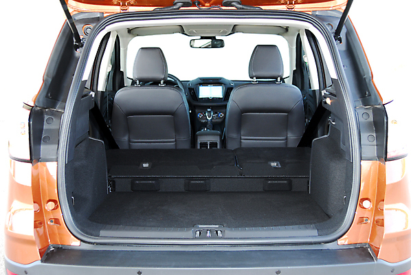 포토 JPG 해외이미지 도로 여행 가방 교통시설 자동차 항해 부츠 사람없음 쇼핑 상자 소풍 문 우주 상점 하이킹 운전 짐 화물 오픈 상품 큼 플라스틱 객실 짐차 수하물 자동 해외포토 잡화 길 육상교통 교통 신발 배_교통 모션 재질 레저 야외활동 운송업 크기 시설 파일형식 이미지허브