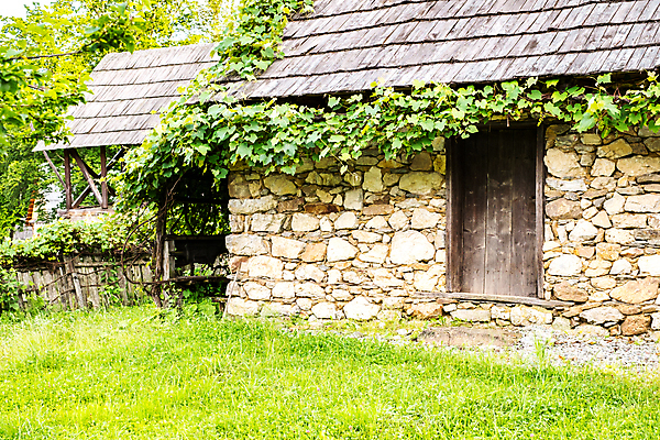 포토 JPG 해외이미지 전통 외관 문화 농업 건축양식 자연 지팡이 지붕 주택 사람없음 야외 건물 목재 농장 문 마을 골동품 시골 역사 재산 오두막 묘사 시골집 점토 층 밀짚 외양간 수목 옛날 전국 트란실바니아 판잣집 해외포토 나무 건축물 건축 산업 재료 금융 짚 생태계 루마니아 파일형식 이미지허브