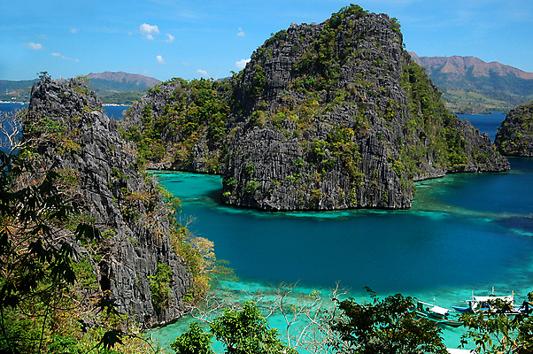 포토 JPG 해외이미지 주간 나무 아시아 호수 여행 자연 하늘 산 사람없음 야외 물 파란색 땅 타운 석회암 터키석 해외포토 자연요소 식물 나라 컬러 암석 도시 보석 생태계 파일형식 이미지허브