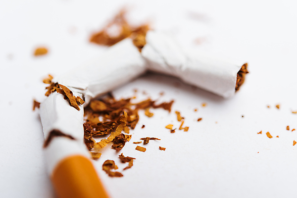 포토 JPG 해외이미지 스튜디오촬영 근접촬영 사람없음 아웃포커스 구부림 금연 담배꽁초 금연데이 끊어짐 해외포토 기념일 캠페인 뷰포인트 모션 담배 촬영기법 실내 사회이슈 파일형식 이미지허브