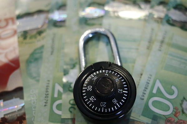 포토 JPG 해외이미지 교육 안경 여행 캐나다 휴가 출입구 사람 사람없음 책 스터디 펜 여행객 자유 어플리케이션 보호 인쇄 물개 입장 사인 통로 문서 보안 신분 방문 통과 우표 시민 비자 신분증 전국 증명서 이민 세관 해외포토 잡화 이동 컨셉 북아메리카 포유류 안전 학습 필기구 바다동물 국민 파일형식 관세청 이미지허브