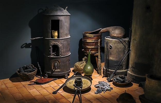 포토 JPG 해외이미지 전통 산업 백그라운드 공장 불 사람없음 내부 목재 금속 장비 수확 골동품 공구 업무 뜨거움 작업실 제조 망치 철 먼지 대장장이 솜씨 옛날 철강 해외포토 자연요소 나무 농업 재료 공업 재질 도구 작업 파일형식 이미지허브