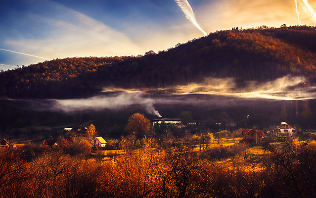 포토 JPG 해외이미지 주간 구름 단풍 단풍나무 산 주택 사람없음 야외 마을 가을풍경 숲 루마니아 해외포토 자연요소 나무 유럽 잎 풍경 건물 파일형식 가을_계절 이미지허브