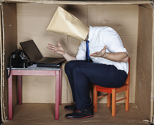 포토 JPG 해외이미지 전신 백인 남자 의자 탁자 한명 앉기 성인 옆모습 노트북 상자 사무실 업무 비즈니스맨 전화기 갇힘 답답함 성인남자한명만 해외포토 서양인 1 뷰포인트 가구 비즈니스 모션 사람 전자제품 작업 직장인 감각 남자한명만 성인남자만 파일형식 이미지허브