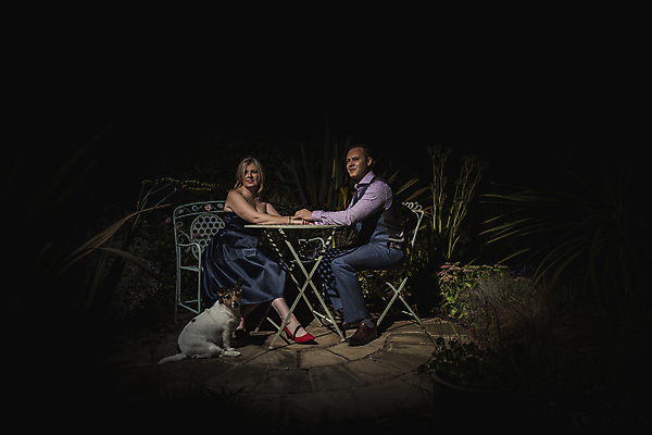 포토 JPG 해외이미지 나무 동물 백인 커플 드레스 여자 남자 행복 포즈 결혼 관계 자연 결혼식 함께함 발렌타인데이 사랑 사람 이벤트 성인 야외 두명 장식 빛 뷰티 파티 유행 정원 손잡기 어둠 흰색 축하 쌍 개 달콤 야간 숲 테리어 잭 해외포토 자연요소 서양인 식물 옷 감정 컬러 컨셉 포유류 모션 데이이벤트 맛 생태계 파일형식 이미지허브