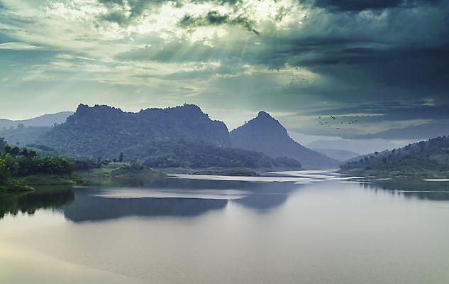 포토 JPG 해외이미지 나무 구름 계절 호수 여행 백그라운드 자연 하늘 휴가 산 풍경 사람없음 야외 목재 초록색 물 여름 파란색 빛 강 햇빛 태양 뷰티 반사 환경 계곡 맑음 봄 가을 바위 개울 숲 언덕 장면 내추럴 전국 절정 해외포토 자연요소 식물 컬러 재료 날씨 돌_바위 생태계 파일형식 이미지허브