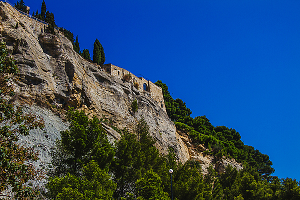 포토 JPG 해외이미지 나무 바다 여행 자연 하늘 휴가 휴식 따뜻함 풍경 사람없음 초록색 여름 파란색 햇빛 뷰티 갈색 바위 뜨거움 가장자리 질감 암초 해외포토 식물 계절 컬러 컨셉 태양 돌_바위 둘레 생태계 파일형식 이미지허브