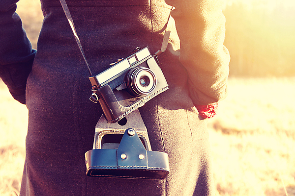 포토 JPG 해외이미지 1 라이프스타일 옷 공원 여자 여행 밭 가방 자연 한명 사람 성인 야외 뷰티 유행 여행객 카메라 여행가방 기쁨 수확 흰색 클래식 사진사 필름 복고 유지 무료 소셜네트워크 옛날 혼자 스타일 힙스터 해외포토 잡화 공공시설 패션 감정 컬러 컨셉 농업 생활 전자제품 작가 생태계 파일형식 이미지허브