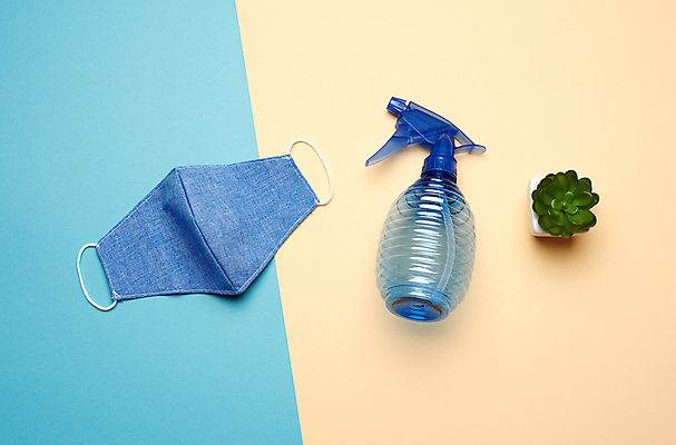 포토 JPG 해외이미지 실내 사람없음 하이앵글 일회용 에코 파란배경 분무기 노란배경 다육식물 천마스크 해외포토 식물 뷰포인트 백그라운드 마스크 내부 파란색 노란색 환경 파일형식 이미지허브