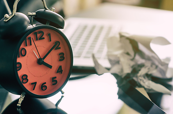 포토 JPG 해외이미지 직업 종이 시계 백그라운드 컨셉 비즈니스 탁자 노동자 스트레스 사람 사람없음 파란색 컴퓨터 사무실 분노 비즈니스맨 좌절 책상 경영자 문서 문제 경영 구김 마감 압력 해외포토 남자 감정 컬러 가구 모션 전자제품 직장인 리더 파일형식 이미지허브