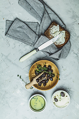 포토 JPG 해외이미지 음식 조각 다이어트 치즈 건조 샌드위치 건강 요리 씨앗 사람없음 목재 갈색 검은색 식사 이탈리아 빵집 껍질 흰색 신선 맛 아침식사 바게트 정상 낟알 시리얼 밀 굽기 먹기 크림 유기농 올리브 슬라이스 덩어리 그리스인 내추럴 바이오 번 채식주의자 핸드메이드 호밀 해외포토 서양인 나무 식물 웰빙 열매 유럽 빵 컬러 컨셉 재료 모션 유제품 곡류 상점 구이 채식 파일형식 이미지허브