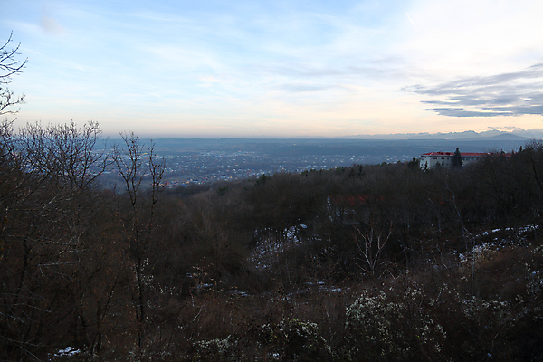 포토 JPG 해외이미지 백인 건축물 유럽 여행 백그라운드 건축양식 휴가 주택 파노라마 풍경 사람없음 야외 건물 도시풍경 가을 도시 휴양지 러시아 장면 지역 타운 랜드마크 러시아인 해외포토 서양인 계절 건축 나라 촬영기법 장소 파일형식 이미지허브
