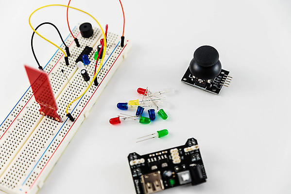 포토 JPG 해외이미지 산업 인터넷 직장 실험 창조 사람없음 모니터 실험실 철사 펜치 해커 혁명 랜 프로그래밍 하드웨어 주도 해외포토 컨셉 회사 컴퓨터 공구 예절 작업 범죄 개발 파일형식 이미지허브