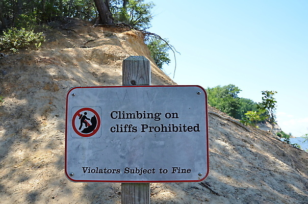 포토 JPG 해외이미지 자연 경고 사람없음 야외 흙 절벽 금지 사인 만족 오르기 소재 먼지 위반 해외포토 감정 모션 생태계 파일형식 이미지허브