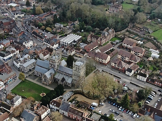 포토 JPG 해외이미지 영국 잉글랜드 안테나 사람없음 교회 여행객 센터 시장 목사 타운 드론 해외포토 유럽 통신 종교건축 사람 건물 도시 성직자 파일형식 이미지허브