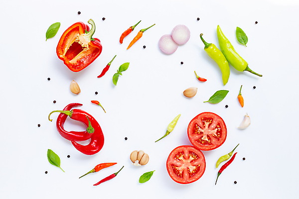 포토 JPG 해외이미지 백그라운드 토마토 채소 식재료 고추 단면 파프리카 프레임 실내 마늘 사람없음 신선 흰배경 후추 바질 적양파 카피스페이스 해외포토 양파 내부 공백 흰색 향신료 파일형식 이미지허브